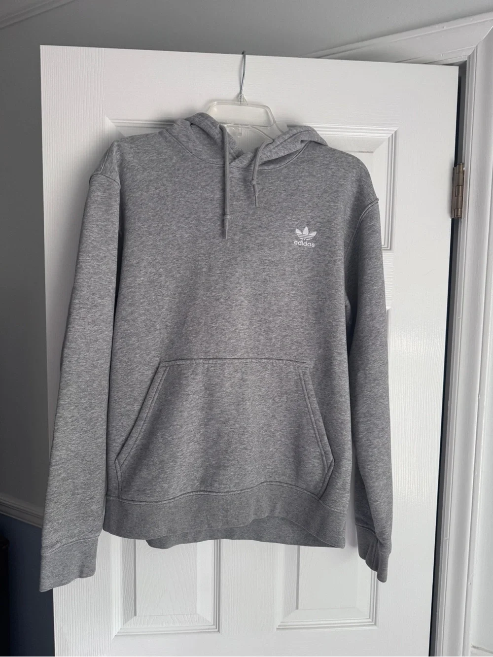 Adidas Men’s Gray Originals Trefoil Pullover Hoodie, Athletic Top